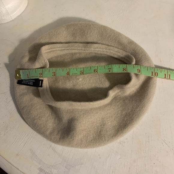 Parkhurst Beige Wool Beret Made in Canada - Picture 7 of 7